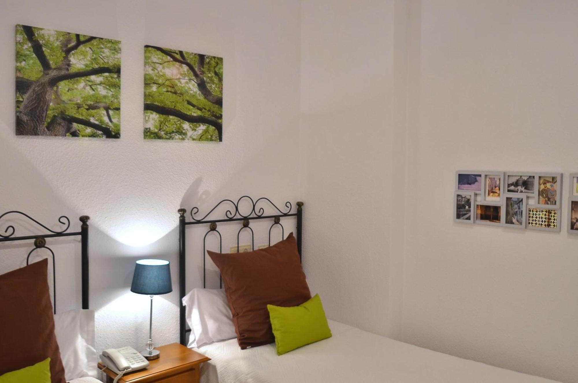 Residencia Ziri Hotel - Granada — Photos 1